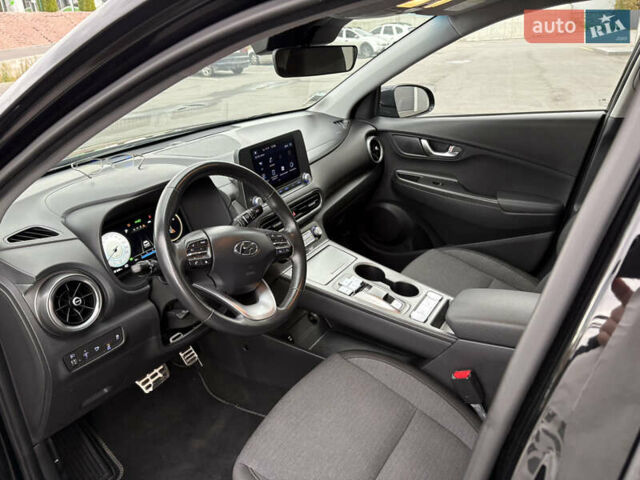 Черный Хендай Kona Electric, объемом двигателя 0 л и пробегом 30 тыс. км за 17200 $, фото 17 на Automoto.ua