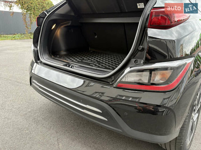 Черный Хендай Kona Electric, объемом двигателя 0 л и пробегом 30 тыс. км за 17200 $, фото 58 на Automoto.ua