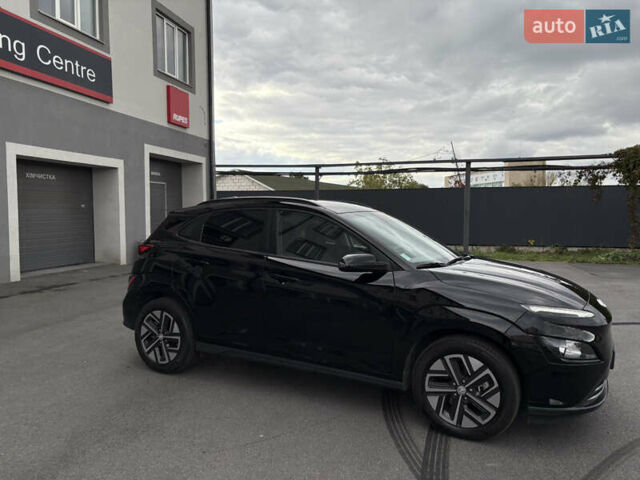 Черный Хендай Kona Electric, объемом двигателя 0 л и пробегом 30 тыс. км за 17200 $, фото 5 на Automoto.ua