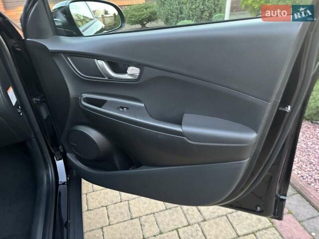 Чорний Хендай Kona Electric, об'ємом двигуна 0 л та пробігом 40 тис. км за 17900 $, фото 34 на Automoto.ua
