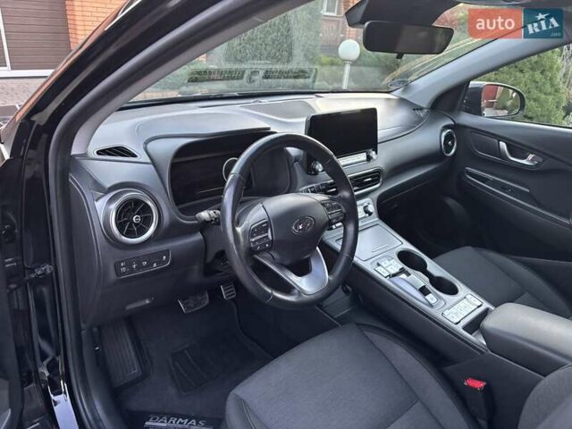 Чорний Хендай Kona Electric, об'ємом двигуна 0 л та пробігом 40 тис. км за 17900 $, фото 19 на Automoto.ua