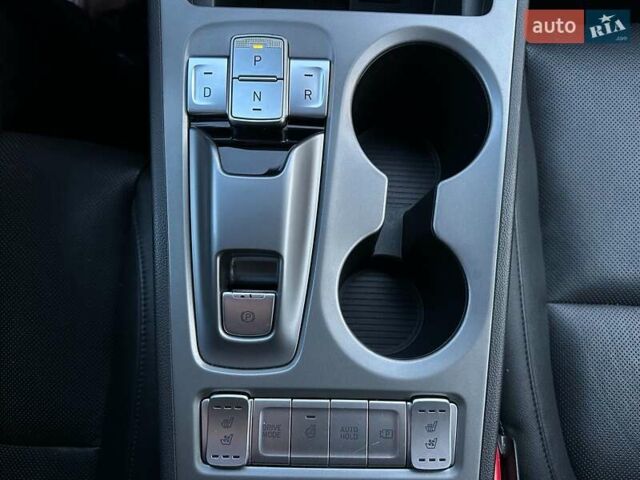 Черный Хендай Kona Electric, объемом двигателя 0 л и пробегом 80 тыс. км за 23100 $, фото 75 на Automoto.ua