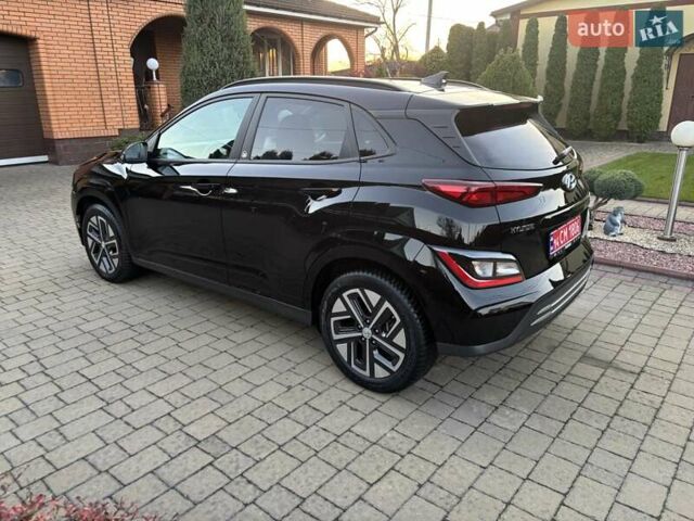 Чорний Хендай Kona Electric, об'ємом двигуна 0 л та пробігом 40 тис. км за 17900 $, фото 6 на Automoto.ua
