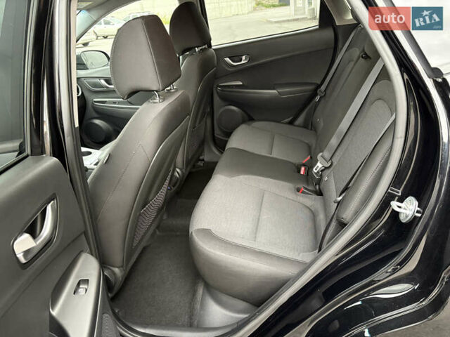 Черный Хендай Kona Electric, объемом двигателя 0 л и пробегом 30 тыс. км за 17200 $, фото 27 на Automoto.ua