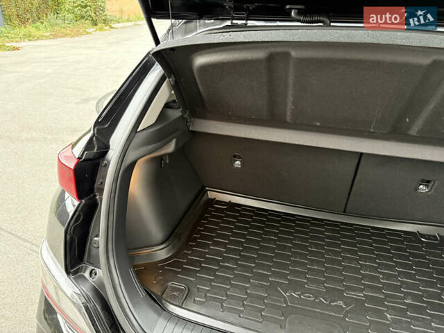 Черный Хендай Kona Electric, объемом двигателя 0 л и пробегом 30 тыс. км за 17200 $, фото 54 на Automoto.ua