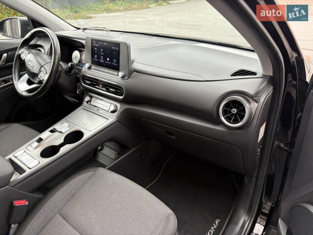 Черный Хендай Kona Electric, объемом двигателя 0 л и пробегом 30 тыс. км за 17200 $, фото 34 на Automoto.ua