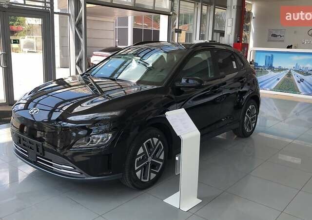 Черный Хендай Kona Electric, объемом двигателя 0 л и пробегом 1 тыс. км за 30215 $, фото 1 на Automoto.ua