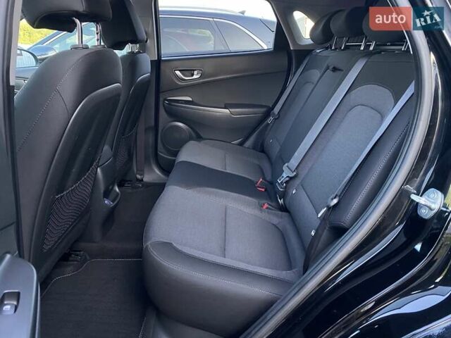 Чорний Хендай Kona Electric, об'ємом двигуна 0 л та пробігом 128 тис. км за 20000 $, фото 67 на Automoto.ua