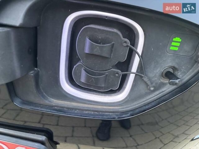 Чорний Хендай Kona Electric, об'ємом двигуна 0 л та пробігом 40 тис. км за 17900 $, фото 16 на Automoto.ua