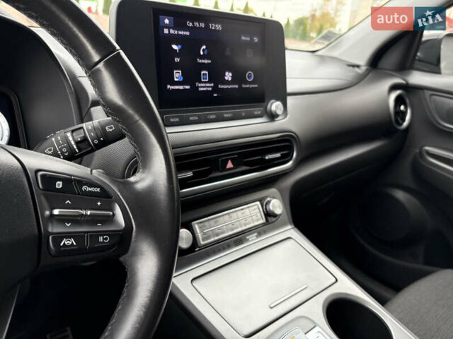 Черный Хендай Kona Electric, объемом двигателя 0 л и пробегом 30 тыс. км за 17200 $, фото 46 на Automoto.ua