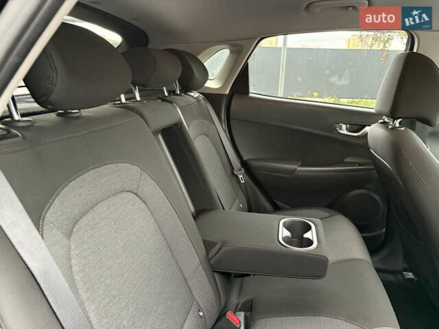 Черный Хендай Kona Electric, объемом двигателя 0 л и пробегом 30 тыс. км за 17200 $, фото 38 на Automoto.ua
