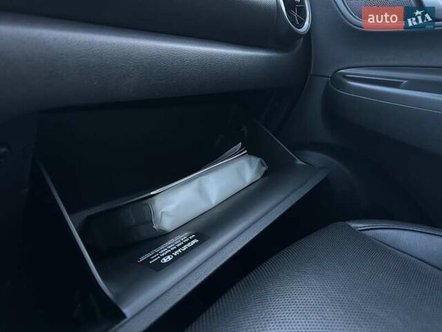 Черный Хендай Kona Electric, объемом двигателя 0 л и пробегом 80 тыс. км за 23100 $, фото 78 на Automoto.ua