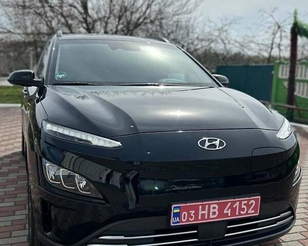 Черный Хендай Kona Electric, объемом двигателя 0 л и пробегом 55 тыс. км за 19900 $, фото 2 на Automoto.ua