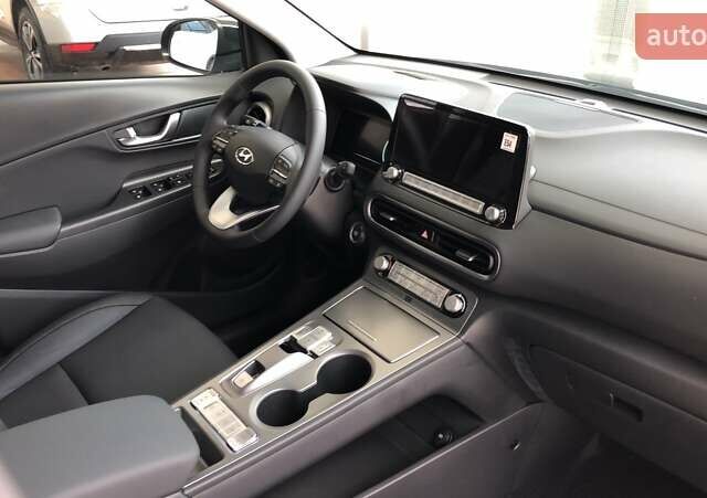 Черный Хендай Kona Electric, объемом двигателя 0 л и пробегом 1 тыс. км за 30215 $, фото 7 на Automoto.ua