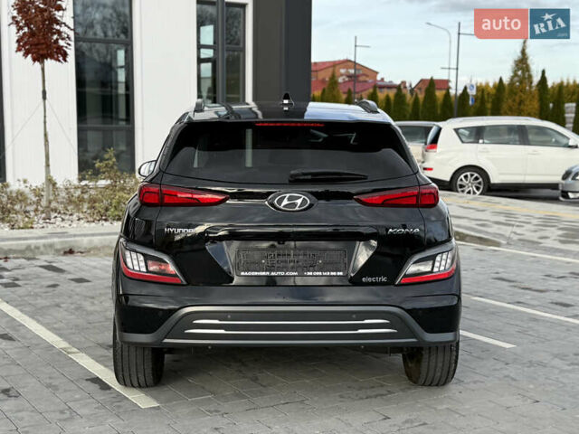 Черный Хендай Kona Electric, объемом двигателя 0 л и пробегом 43 тыс. км за 17300 $, фото 4 на Automoto.ua