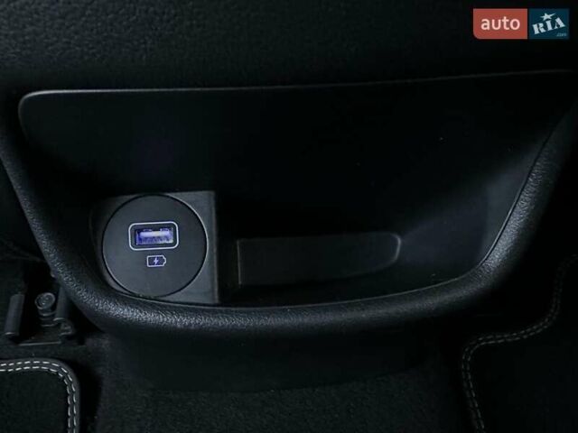 Черный Хендай Kona Electric, объемом двигателя 0 л и пробегом 80 тыс. км за 23100 $, фото 20 на Automoto.ua