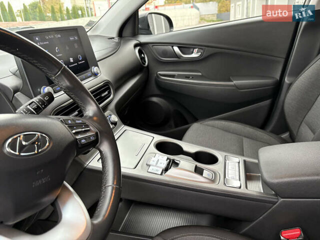 Черный Хендай Kona Electric, объемом двигателя 0 л и пробегом 30 тыс. км за 17200 $, фото 22 на Automoto.ua