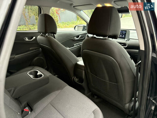 Черный Хендай Kona Electric, объемом двигателя 0 л и пробегом 30 тыс. км за 17200 $, фото 41 на Automoto.ua