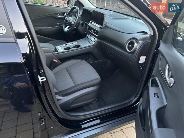 Чорний Хендай Kona Electric, об'ємом двигуна 0 л та пробігом 40 тис. км за 17900 $, фото 33 на Automoto.ua