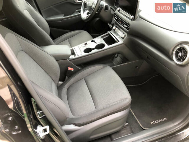 Черный Хендай Kona Electric, объемом двигателя 0 л и пробегом 30 тыс. км за 16000 $, фото 14 на Automoto.ua