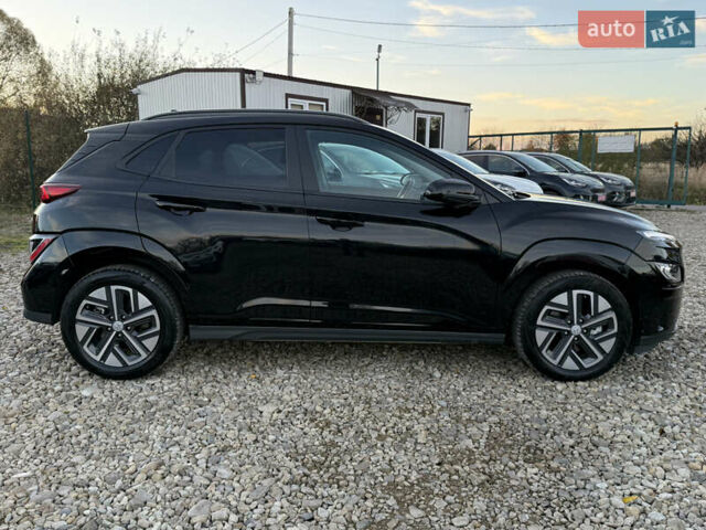 Черный Хендай Kona Electric, объемом двигателя 0 л и пробегом 83 тыс. км за 20700 $, фото 20 на Automoto.ua