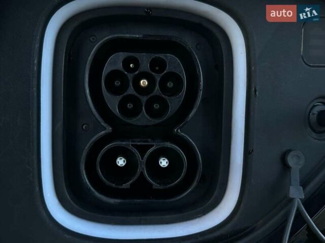 Черный Хендай Kona Electric, объемом двигателя 0 л и пробегом 86 тыс. км за 21500 $, фото 36 на Automoto.ua