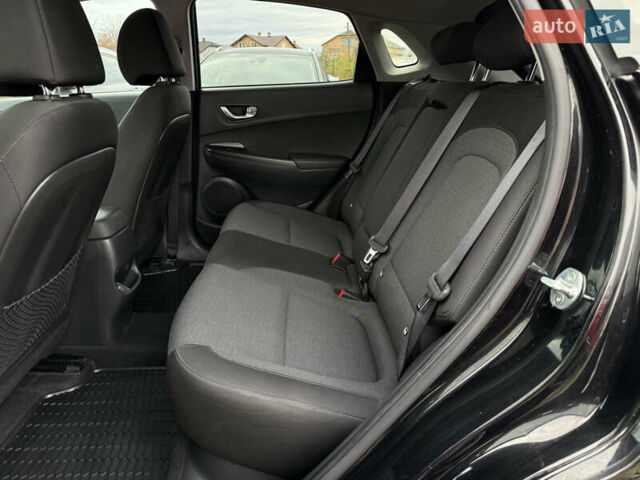 Черный Хендай Kona Electric, объемом двигателя 0 л и пробегом 83 тыс. км за 20900 $, фото 75 на Automoto.ua