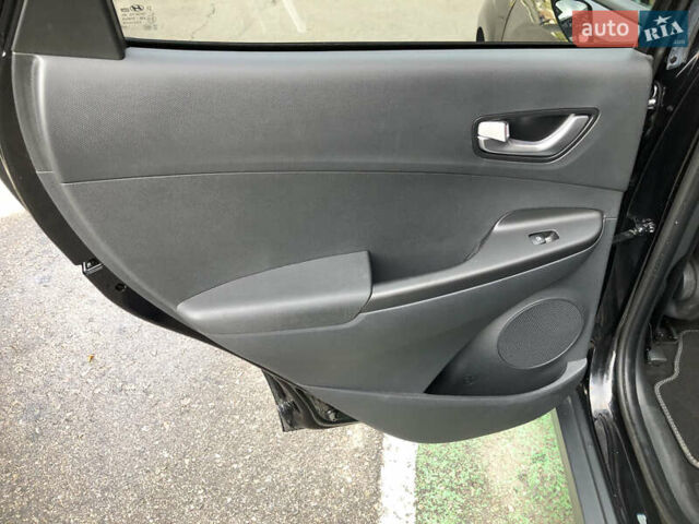 Черный Хендай Kona Electric, объемом двигателя 0 л и пробегом 30 тыс. км за 16000 $, фото 13 на Automoto.ua