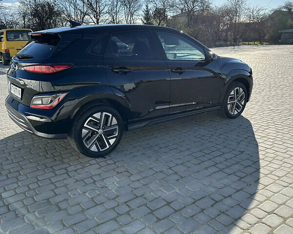 Чорний Хендай Kona Electric, об'ємом двигуна 0 л та пробігом 65 тис. км за 19500 $, фото 6 на Automoto.ua