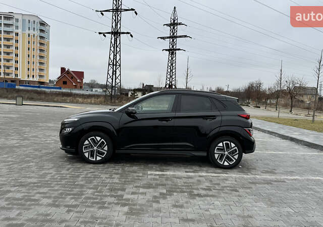 Черный Хендай Kona Electric, объемом двигателя 0 л и пробегом 27 тыс. км за 21999 $, фото 12 на Automoto.ua