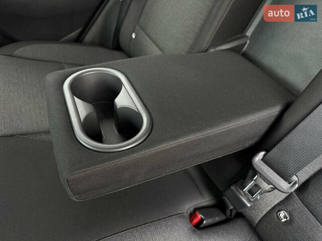 Черный Хендай Kona Electric, объемом двигателя 0 л и пробегом 83 тыс. км за 20900 $, фото 78 на Automoto.ua