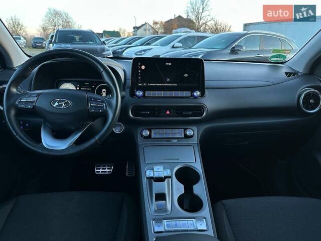 Черный Хендай Kona Electric, объемом двигателя 0 л и пробегом 86 тыс. км за 21500 $, фото 73 на Automoto.ua