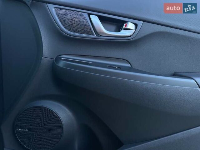 Черный Хендай Kona Electric, объемом двигателя 0 л и пробегом 86 тыс. км за 21500 $, фото 87 на Automoto.ua