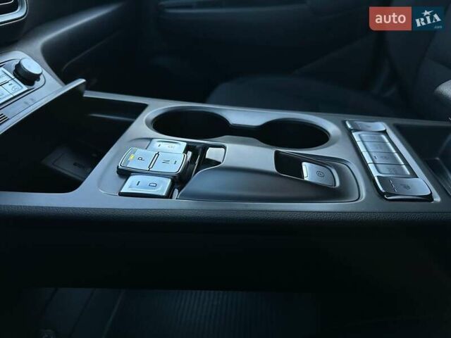 Черный Хендай Kona Electric, объемом двигателя 0 л и пробегом 86 тыс. км за 21500 $, фото 64 на Automoto.ua