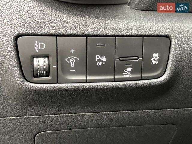 Черный Хендай Kona Electric, объемом двигателя 0 л и пробегом 30 тыс. км за 16000 $, фото 11 на Automoto.ua