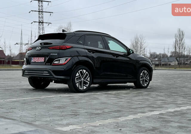 Черный Хендай Kona Electric, объемом двигателя 0 л и пробегом 27 тыс. км за 21999 $, фото 6 на Automoto.ua