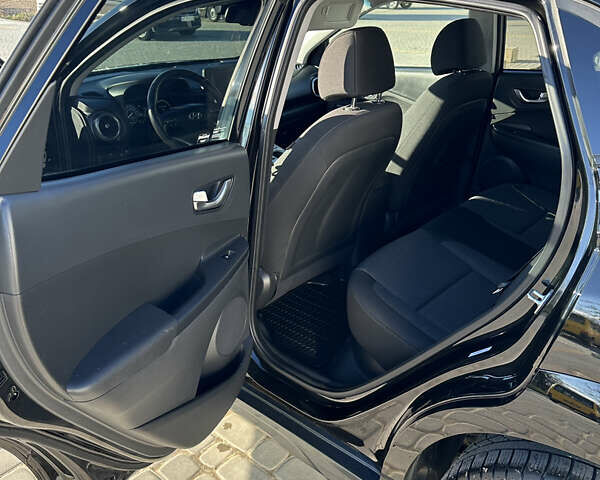 Чорний Хендай Kona Electric, об'ємом двигуна 0 л та пробігом 65 тис. км за 19500 $, фото 17 на Automoto.ua