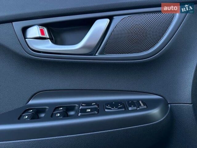 Черный Хендай Kona Electric, объемом двигателя 0 л и пробегом 86 тыс. км за 21500 $, фото 39 на Automoto.ua