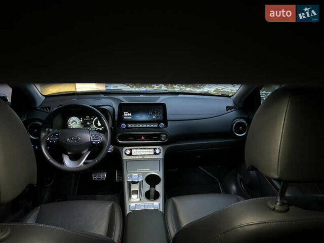 Черный Хендай Kona Electric, объемом двигателя 0 л и пробегом 73 тыс. км за 22699 $, фото 59 на Automoto.ua