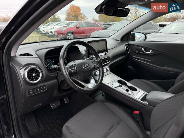 Черный Хендай Kona Electric, объемом двигателя 0 л и пробегом 83 тыс. км за 20900 $, фото 33 на Automoto.ua