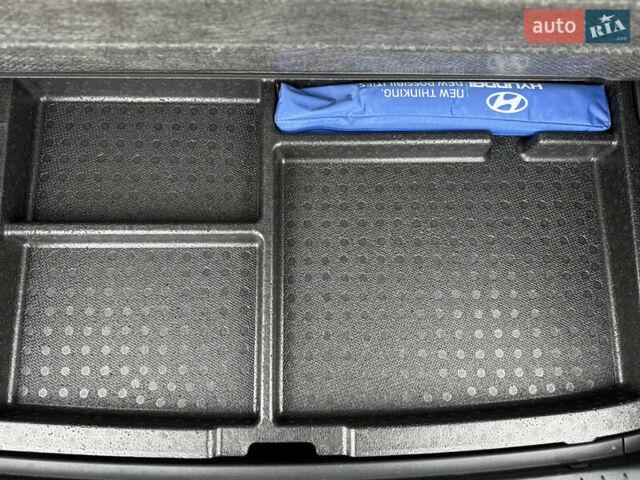 Черный Хендай Kona Electric, объемом двигателя 0 л и пробегом 83 тыс. км за 20700 $, фото 83 на Automoto.ua