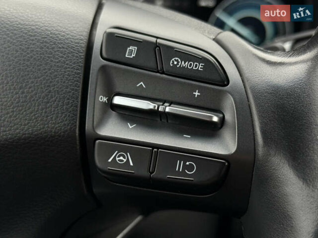 Черный Хендай Kona Electric, объемом двигателя 0 л и пробегом 83 тыс. км за 20900 $, фото 5 на Automoto.ua