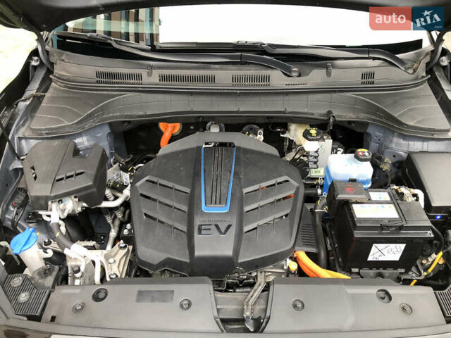 Черный Хендай Kona Electric, объемом двигателя 0 л и пробегом 30 тыс. км за 16000 $, фото 31 на Automoto.ua