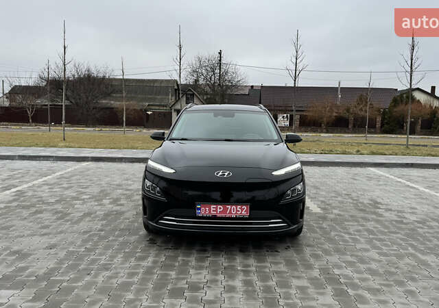 Черный Хендай Kona Electric, объемом двигателя 0 л и пробегом 27 тыс. км за 21999 $, фото 3 на Automoto.ua