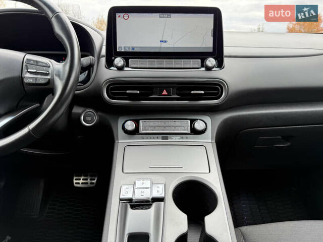 Черный Хендай Kona Electric, объемом двигателя 0 л и пробегом 83 тыс. км за 20700 $, фото 53 на Automoto.ua