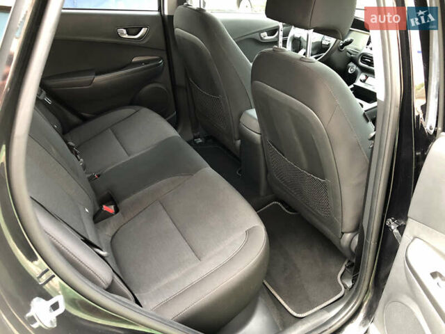 Черный Хендай Kona Electric, объемом двигателя 0 л и пробегом 30 тыс. км за 16000 $, фото 16 на Automoto.ua