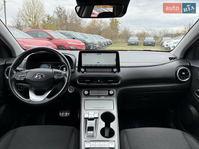 Черный Хендай Kona Electric, объемом двигателя 0 л и пробегом 83 тыс. км за 20700 $, фото 52 на Automoto.ua