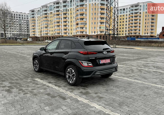 Черный Хендай Kona Electric, объемом двигателя 0 л и пробегом 27 тыс. км за 21999 $, фото 11 на Automoto.ua
