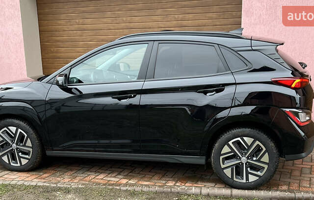Черный Хендай Kona Electric, объемом двигателя 0 л и пробегом 73 тыс. км за 22699 $, фото 21 на Automoto.ua