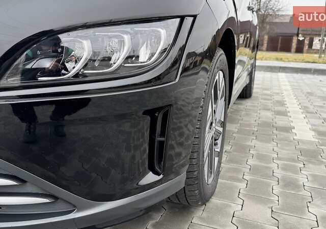 Черный Хендай Kona Electric, объемом двигателя 0 л и пробегом 27 тыс. км за 21999 $, фото 15 на Automoto.ua